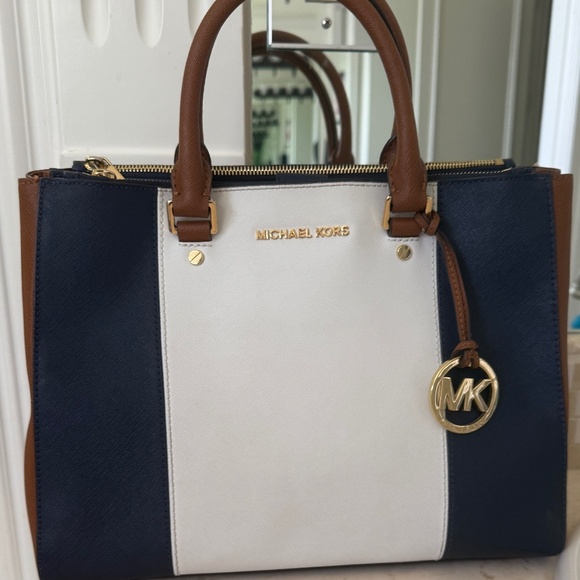 Michael Kors Sutton Satchel - Picture 1 of 15